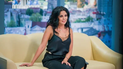 Наcтя Каменcких показала свои округлые формы: беременность или лишний вес?