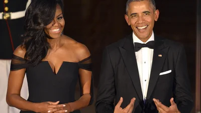 Мишель Обама опубликовала свое свадебное фото с экс-президентом США
