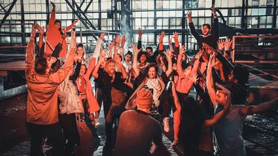 Група "Rumbero's" влаштувала на київському заводі круту латиноамериканську паті