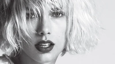 Тейлор Свифт полностью разделась в новом клипе