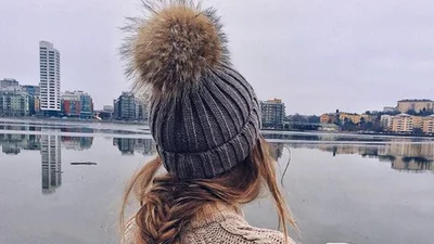 9 стильных причесок под шапку, которые тебе понравятся