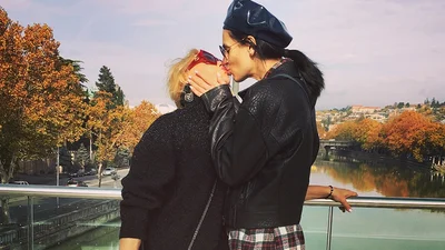 Маша Ефросинина порозважалася в Грузии на дне рождении лучшей подруги