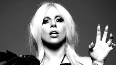Леди Гага удивила своим раскованным образом женщины-кошки