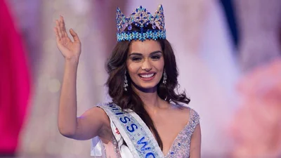 Мисс мира-2017: лучшие модные образы победительницы из Индии