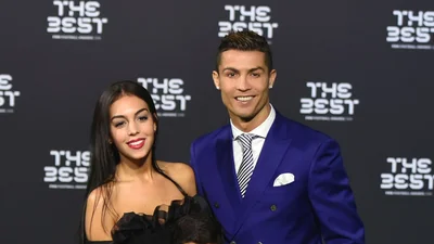 Криштиану Роналду показал лицо своей новорожденной дочери Евы