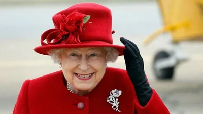 На коні: 91-річна королева Єлизавета II проїхалася верхи