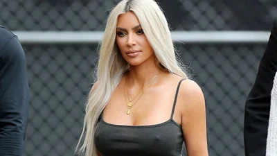 Бесстыдная Ким Кардашьян снова выпустили на свободу свои соски