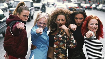 Легендарные Spice Girls возвращаются на сцену в полном составе