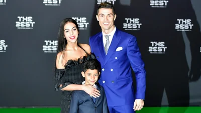 Девушка Роналду родила футболисту четвертого ребенка
