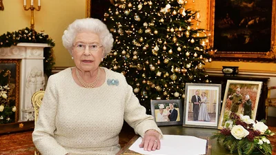 Королевское Рождество: Виндзорский замок украсили к приезду Елизаветы II