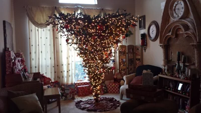 Новий рік 2018: особливий атрибут свята – перевернута ялинка