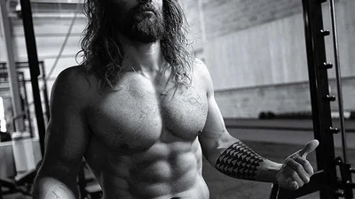 Зірка "Гри престолів" оголив своє розкішне тіло для відомого глянцю