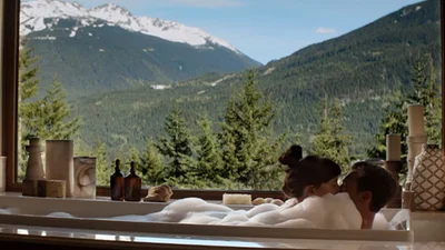 В новом трейлере "50 оттенков свободы" показали чувственный секс на фоне гор