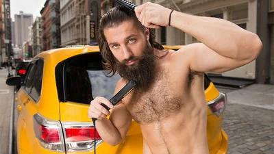 Таксисты Нью-Йорка обнажили торсы и снялись для ежегодного календаря