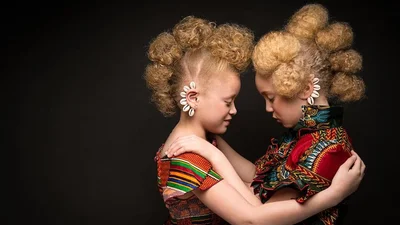 Ти не зможеш відвести погляд від космічного волосся цих дівчат