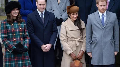 Кейт Миддлтон и Меган Маркл посоревновались нарядами на рождественской прогулке