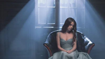 Кристина Соловий выпустила новый клип, в котором призналась в любви учителю