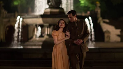 Кіно Люкс: "За прірвою у житі" та струнка Зої Дойч, яка постійно щось їсть