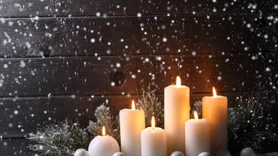 Святкові ідеї: як прикрасити дім на Різдво за допомогою свічок