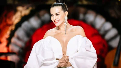 Настя Каменских заинтриговала фанатов неожиданным подарком на Рождество