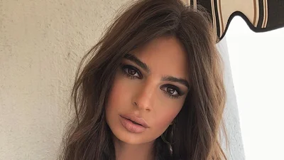 Фото спокусливої Емілі Ратажковскі в лазні підірвало мережу