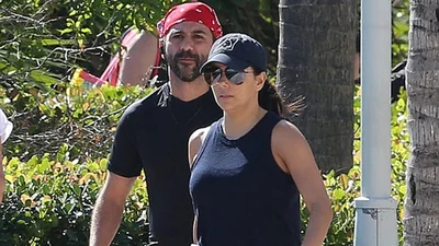 Будущая мама Ева Лонгория и ее беременный животик были замечены в Майами