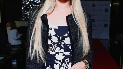 Уроки стиля от жены Николая Тищенко: ТОП-7 эффектных образов от Аллы Барановской