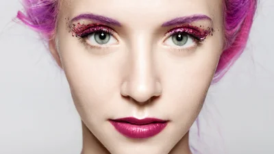 Как сделать макияж глаз с блестками, чтобы не выглядеть дешево и вульгарно