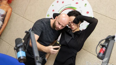 Даша Астафьева эротично прочитала свою песню "Авокадо"