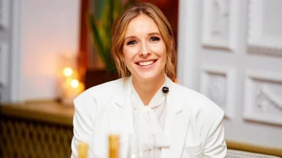 Катерина Осадча приголомшила фото в хустинці та без макіяжу