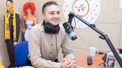 Что делает Тарас Тополя перед зеркалом, когда никто не видит