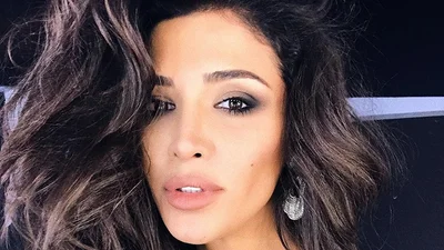 Сексуальная Санта Димопулос показала, какой была в 13 лет