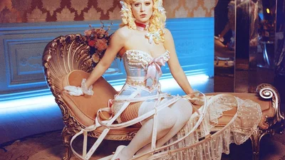 Кэти Перри в новом клипе стала Жанной Д'Арк