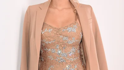 От эффектной брюнетки к рыжеволосой бестии: Блейк Лайвли экспериментирует со стилем