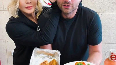 Ирина Билык накормила Славу Демина собственными котлетами