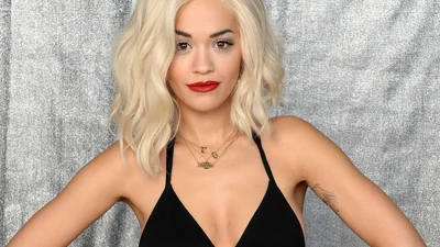 Ріта Ора розбурхала фантазію фанатів фото в спокусливому бра