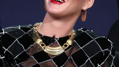 Модный провал: Кэти Перри опозорилась на публике в неудачном платье (ФОТО)