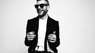 Нестандартное решение: Иван Дорн снял новый клип на камеру смартфона