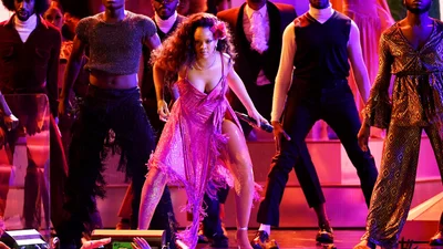 Пышка Рианна, дуэт Элтона Джона и Сайрус и нежная Леди Гага: ТОП-3 номера "Грэмми 2018"