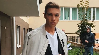 Зірка серіалу "Школа" Олександр Петренко: 10 несподіваних фактів про Пашу