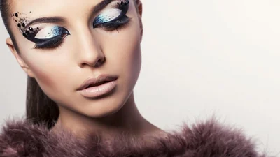 Б'юті-тренд 2018 року: стрілки з зірками