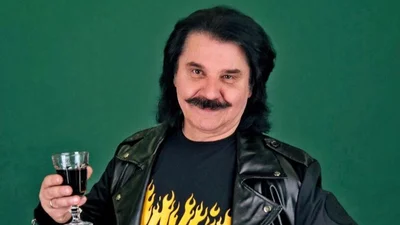 Стильний та молодіжний Павло Зібров став відеоблогером