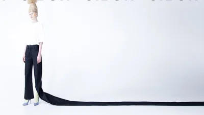 Украинский бренд создал джинсы-шарф, и это самое удивительное, что вы видели