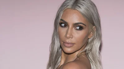 Ким Кардашьян показала миру свою новорожденную дочь Чикаго