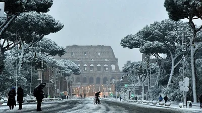 Сильна завірюха замела Рим і його старовинні пам'ятки (ФОТО)