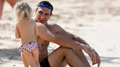 Трогательные фото: Владимир Кличко с Хайден Панеттьери и дочерью наслаждаются отдыхом