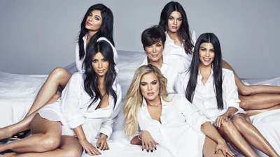 Фани в шоці: дивний манікюр з сестрами Кардашьян, який переверне твій світ з ніг на голову