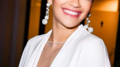 Ріта Ора не посоромилася показати фанам свою апетитну попку