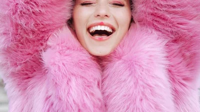 Сталевий прес і довгі ніжки: гаряча Регіна Тодоренко знялася для чоловічого журналу