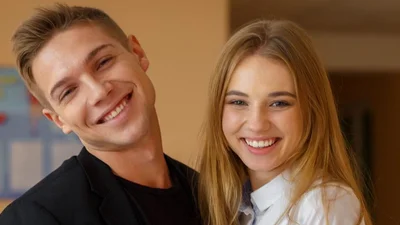 Актеры сериала "Школа" Лиза Василенко и Александр Петренко умилили романтическими фото